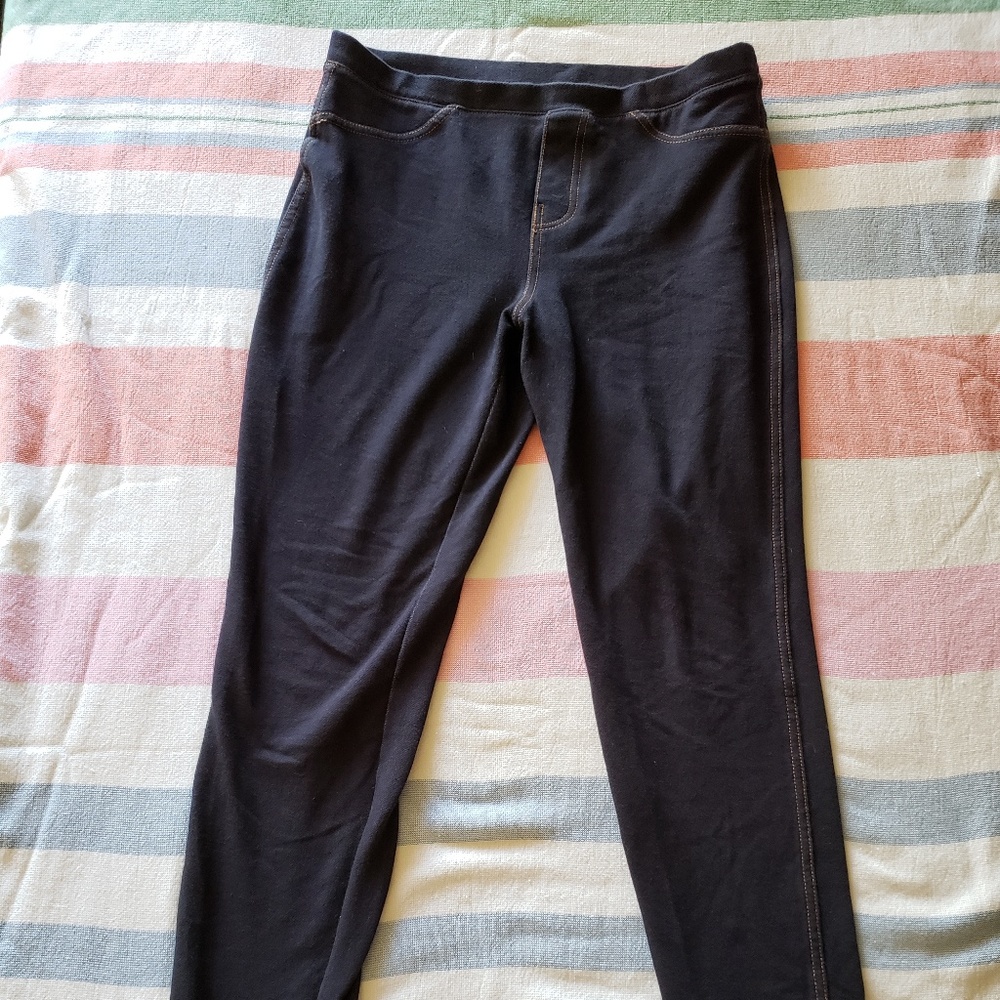 Medium Leggings Looks like Jeans